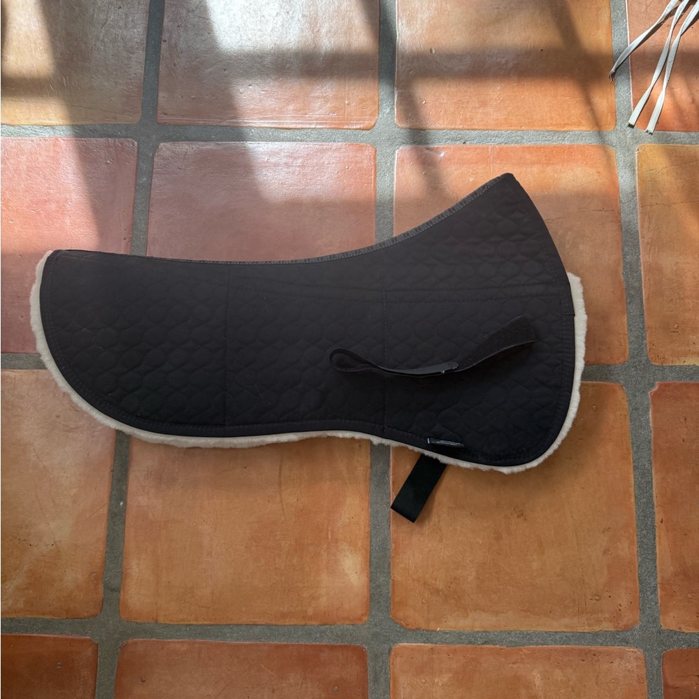 Sheepskin half pad